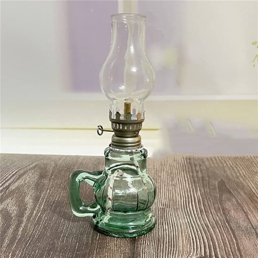 古い　手持ちランプ　オイルランプ　ランタン　照明　レトロ　アンティーク Amazon.co.jp : オイルランプ、昔ながらの灯油ランプ、屋内用